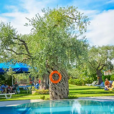 Eden 4* لايميناس