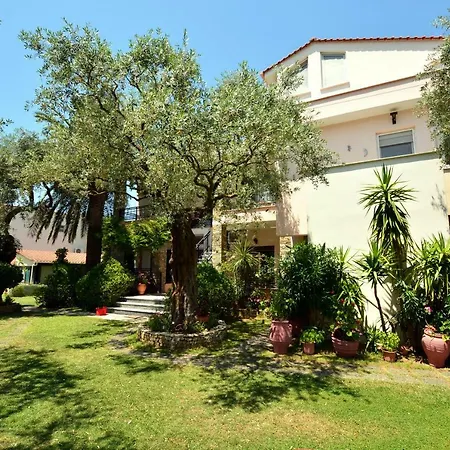 Eden بيت ضيافة